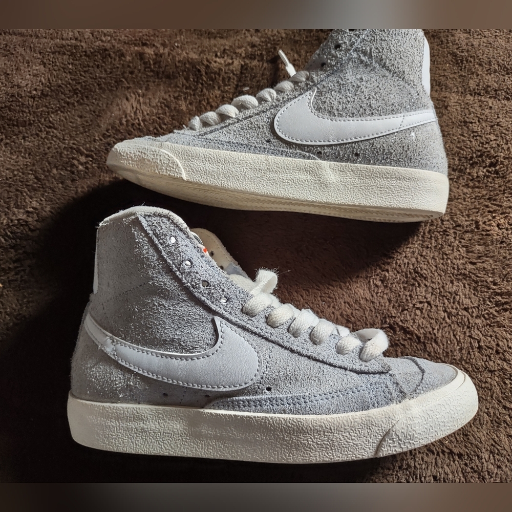 Nike Blazer Mid/Suede Wolf Gray/Mid Top Sneakers with White Accents/Size 5 Women